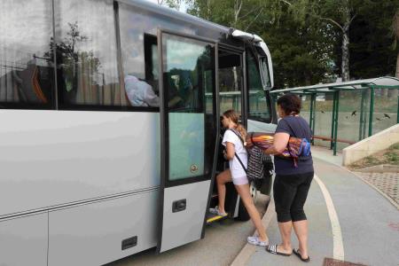 Še zadnji potniki in avtobus odpelje proti Hrvaški